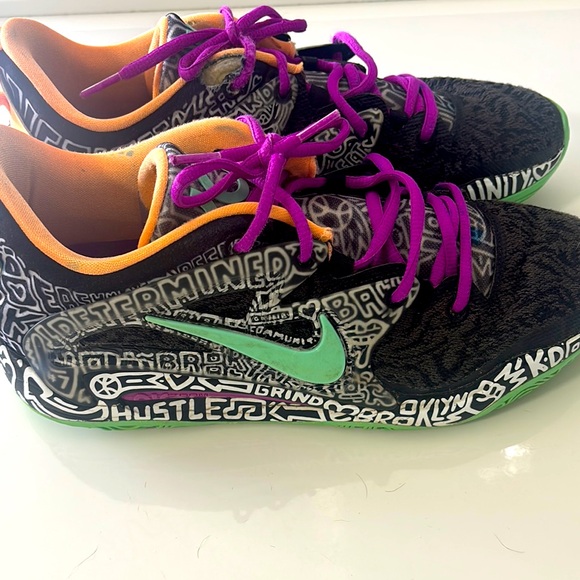 KD (Kevin Durant) Nike Basketball Graphic and Purple Laces - Picture 1 of 8